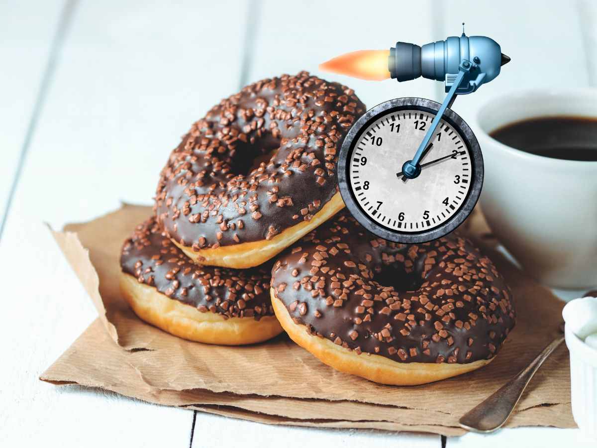 donuts con espresso e cronometro con razzo